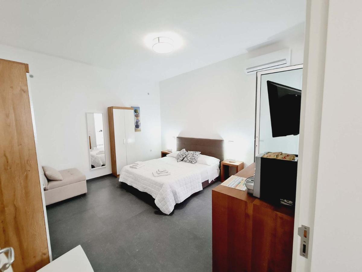 Medusa Room Apartment Порто Чезарео Екстериор снимка