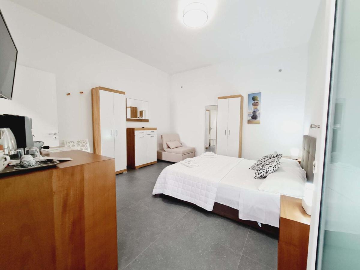 Medusa Room Apartment Порто Чезарео Екстериор снимка